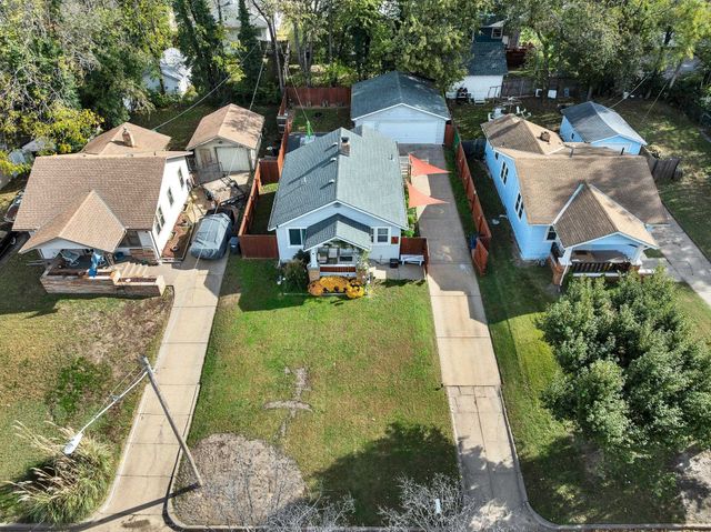 926 N Holyoke, Wichita, KS 67208