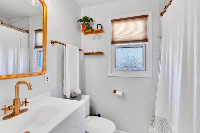 926 N Holyoke, Wichita, KS 67208