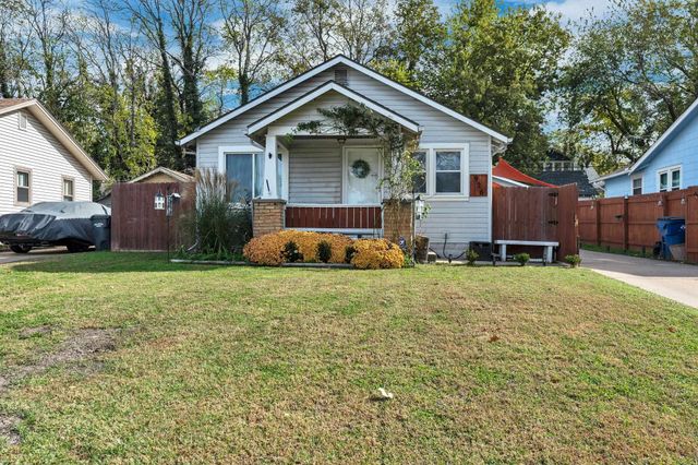 926 N Holyoke, Wichita, KS 67208