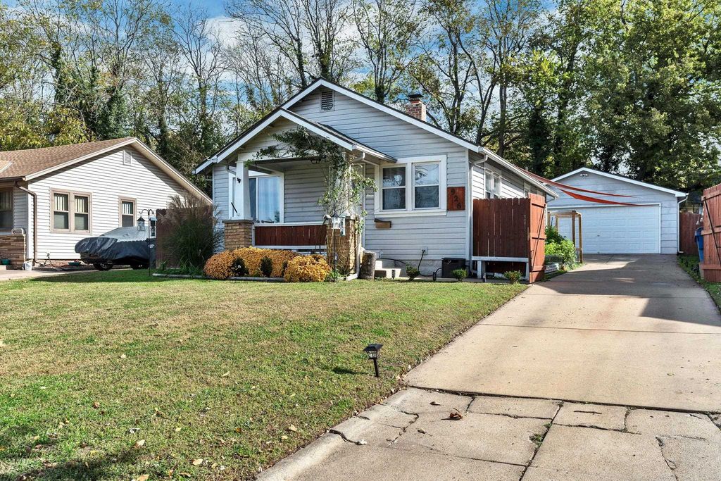 926 N Holyoke, Wichita, KS 67208