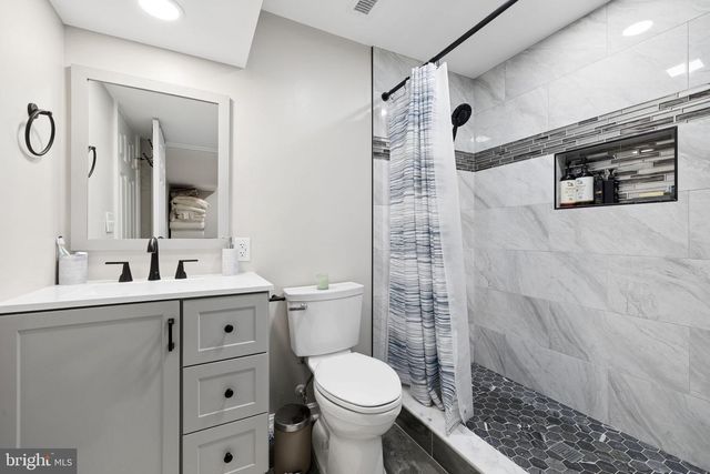 1416 ROSEWOOD HILL DR, Vienna, VA 22182