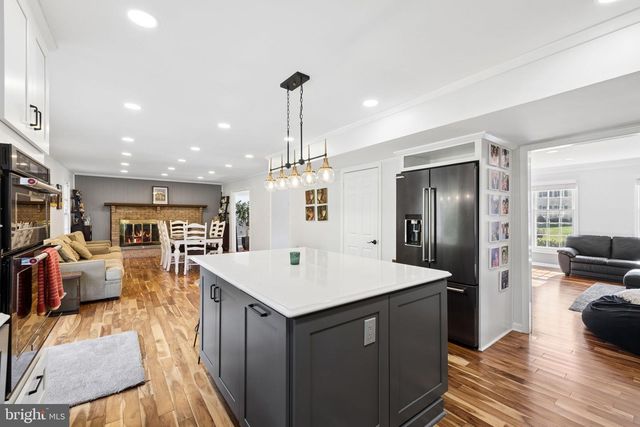 1416 ROSEWOOD HILL DR, Vienna, VA 22182