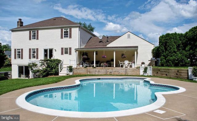 1416 ROSEWOOD HILL DR, Vienna, VA 22182