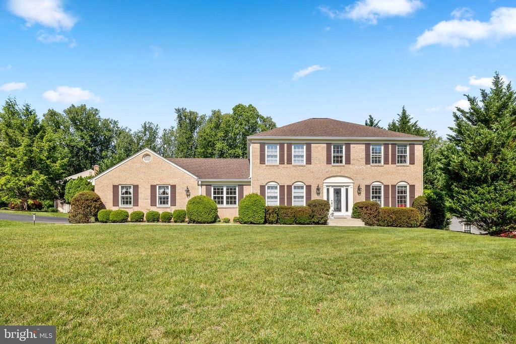 1416 ROSEWOOD HILL DR, Vienna, VA 22182