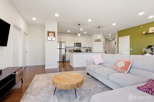 748 Lorhan Drive, Piscataway, NJ 08854