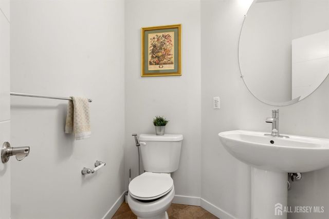 748 Lorhan Drive, Piscataway, NJ 08854
