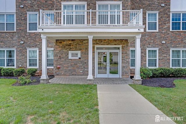 748 Lorhan Drive, Piscataway, NJ 08854