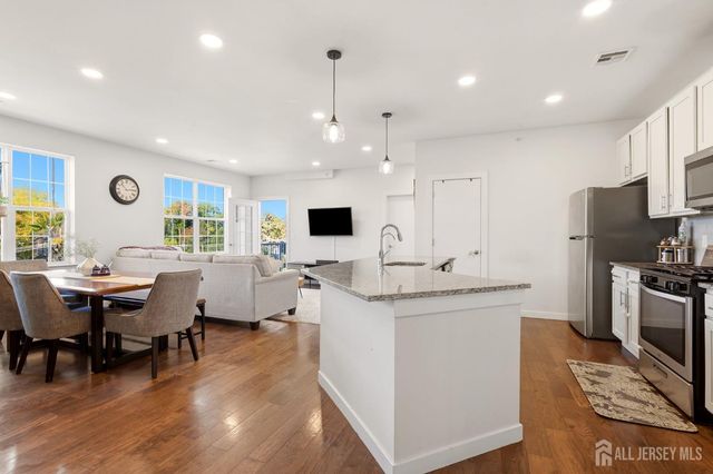 748 Lorhan Drive, Piscataway, NJ 08854