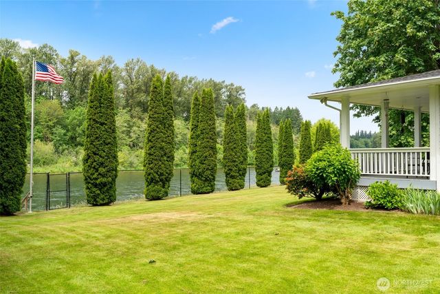 253 Green Water Drive, Toledo, WA 98591