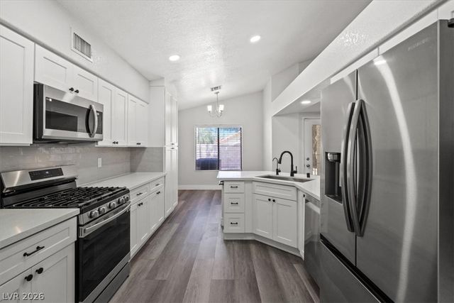 2720 Brookstone Court, Las Vegas, NV 89117