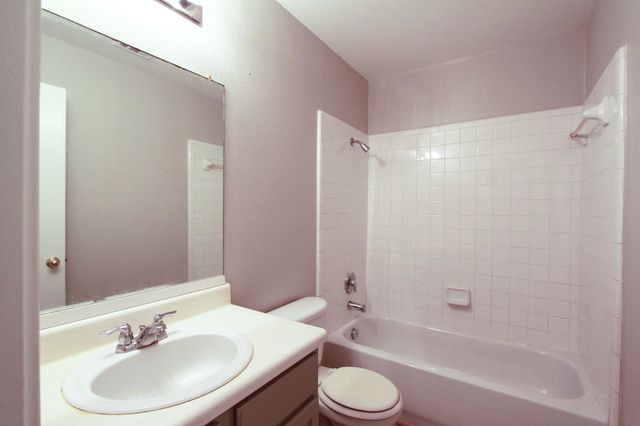 11712 Morning View DR, Del Valle, TX 78617