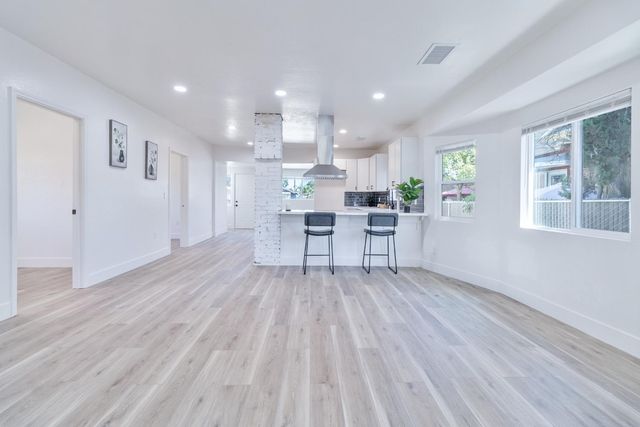 2531 E Mckenzie Avenue, Fresno, CA 93701