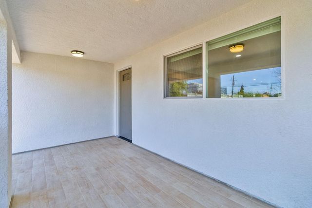 2531 E Mckenzie Avenue, Fresno, CA 93701