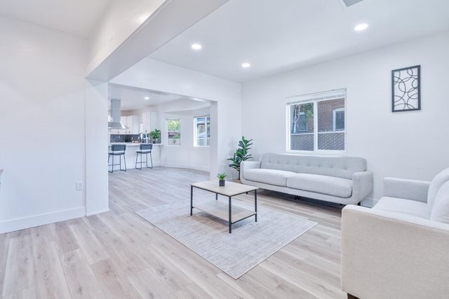 2531 E Mckenzie Avenue, Fresno, CA 93701