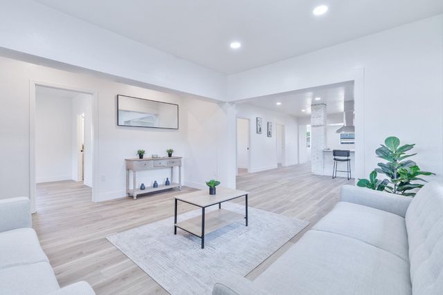2531 E Mckenzie Avenue, Fresno, CA 93701