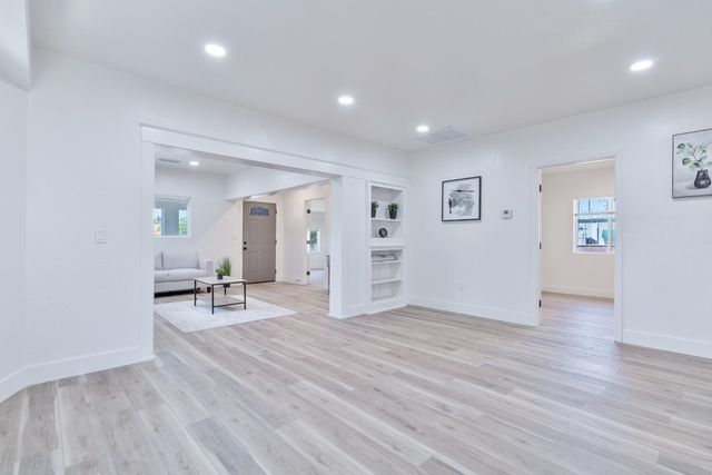 2531 E Mckenzie Avenue, Fresno, CA 93701