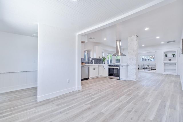 2531 E Mckenzie Avenue, Fresno, CA 93701