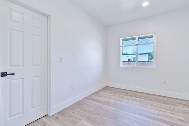2531 E Mckenzie Avenue, Fresno, CA 93701