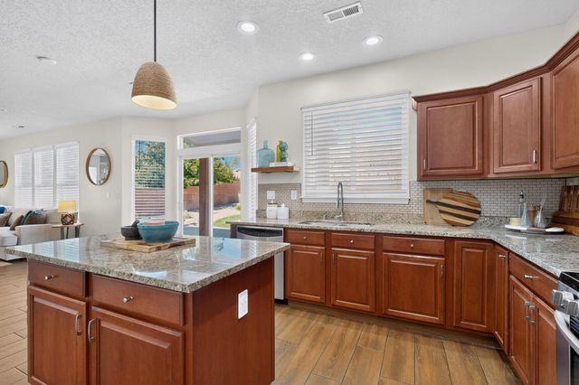 2425 Camino Seville SE, Rio Rancho, NM 87124