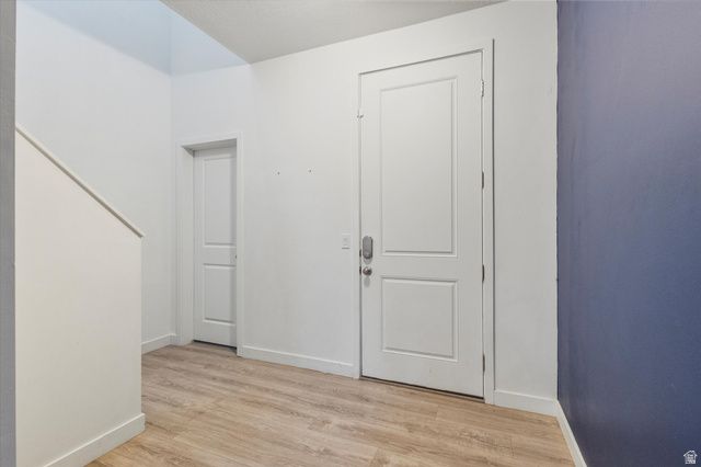 1546 W. PARKVIEW DR, Syracuse, UT 84075