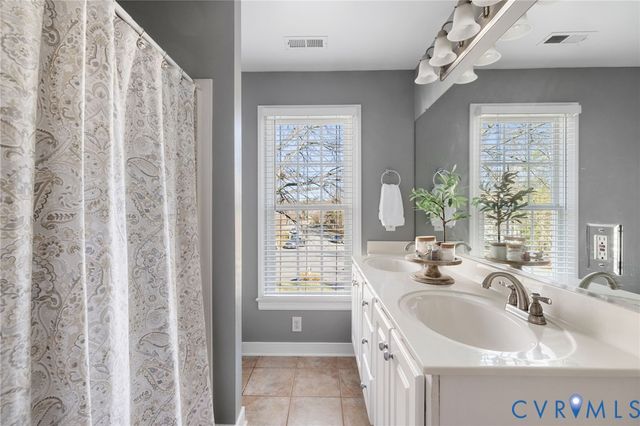 12352 Stanwood Ct, Glen Allen, VA 23059