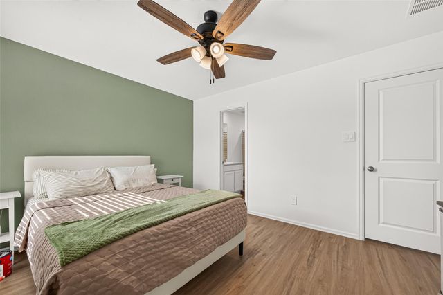 724 Larkspur Shadow Drive, Magnolia, TX 77354