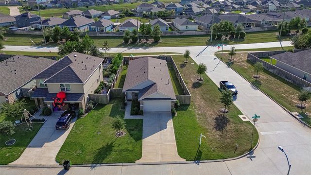 724 Larkspur Shadow Drive, Magnolia, TX 77354