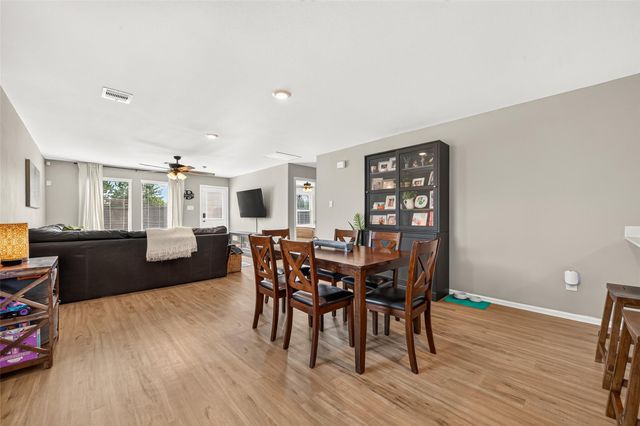 724 Larkspur Shadow Drive, Magnolia, TX 77354