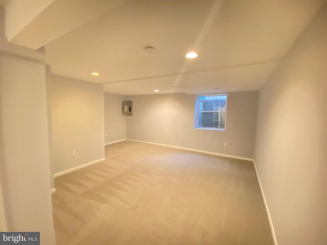 9244 SPRUCEWOOD RD, Burke, VA 22015