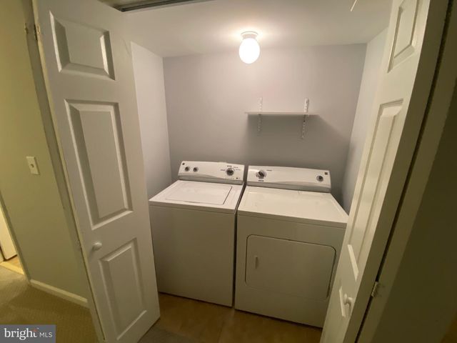 9244 SPRUCEWOOD RD, Burke, VA 22015