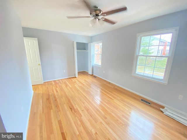 9244 SPRUCEWOOD RD, Burke, VA 22015