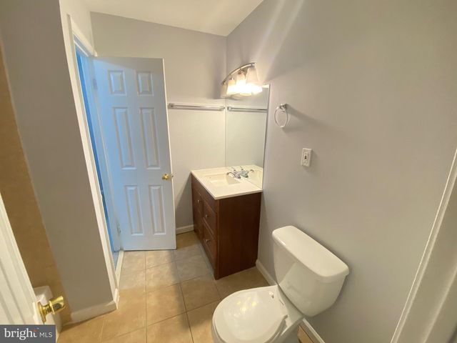 9244 SPRUCEWOOD RD, Burke, VA 22015