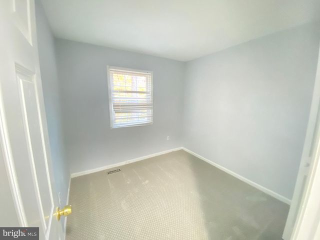 9244 SPRUCEWOOD RD, Burke, VA 22015