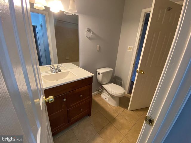 9244 SPRUCEWOOD RD, Burke, VA 22015