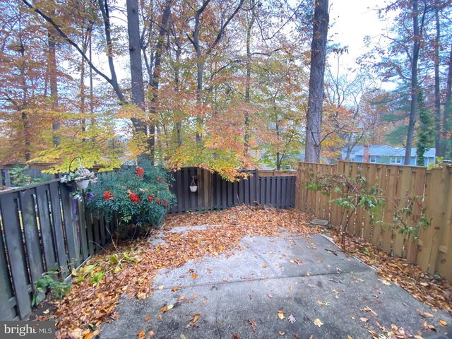 9244 SPRUCEWOOD RD, Burke, VA 22015