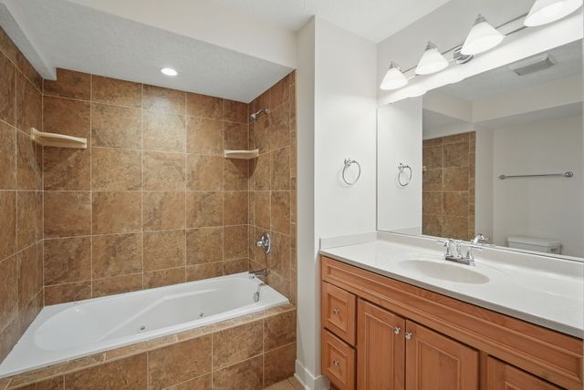 1118 NW Linden Street, Ankeny, IA 50023