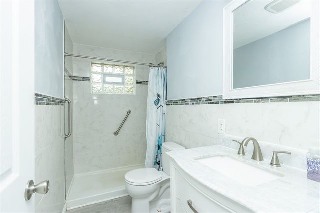 5013 Hialeah Dr, Plum Boro, PA 15239