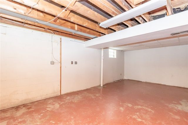 5013 Hialeah Dr, Plum Boro, PA 15239