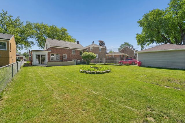 1800 Buckingham Avenue, Westchester, IL 60154