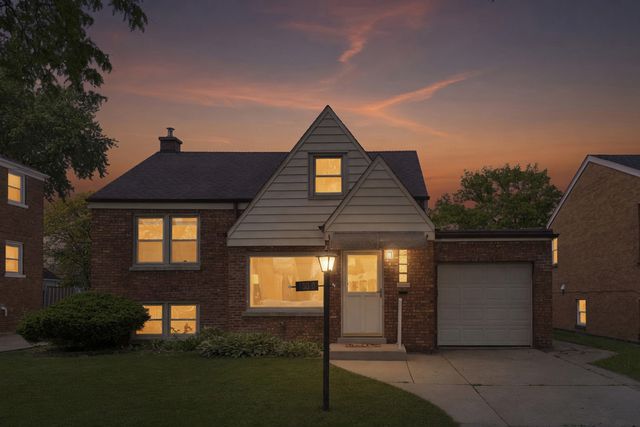 1800 Buckingham Avenue, Westchester, IL 60154