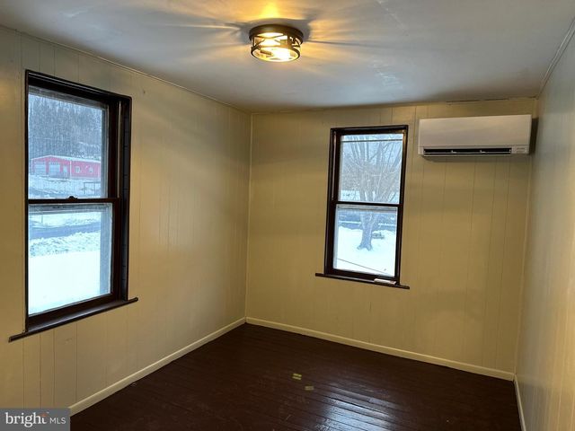 11 & 15 MYERS RD, Berkeley Springs, WV 25411