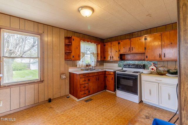 817 Mulberry Street, Elizabethton, TN 37643