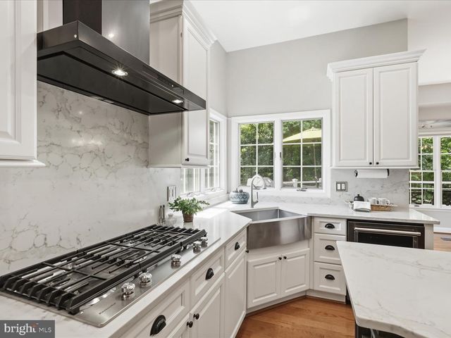 5384 ASHLEIGH RD, Fairfax, VA 22030