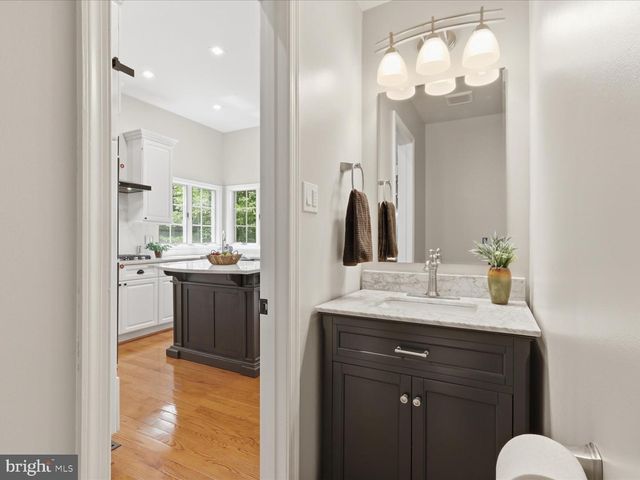 5384 ASHLEIGH RD, Fairfax, VA 22030