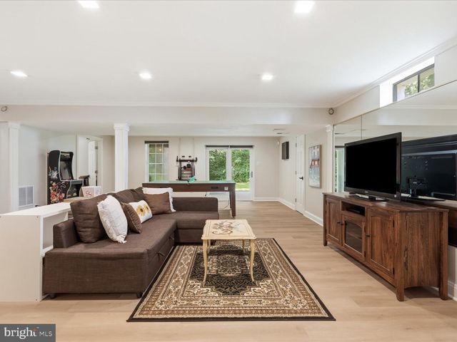 5384 ASHLEIGH RD, Fairfax, VA 22030