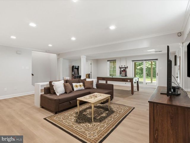 5384 ASHLEIGH RD, Fairfax, VA 22030