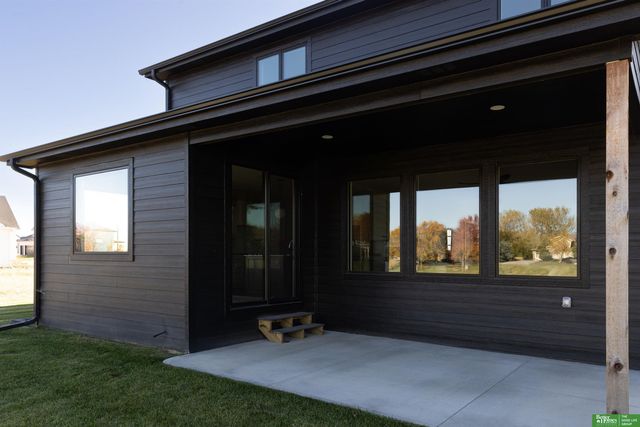 21828 Grover Street, Elkhorn, NE 68022