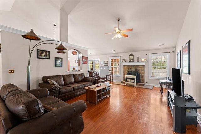 286 Middle Fork Lane, Carnesville, GA 30521