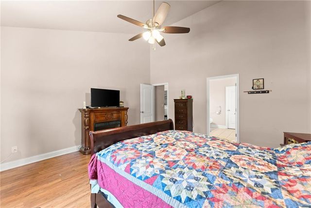 286 Middle Fork Lane, Carnesville, GA 30521