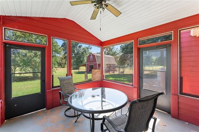 286 Middle Fork Lane, Carnesville, GA 30521